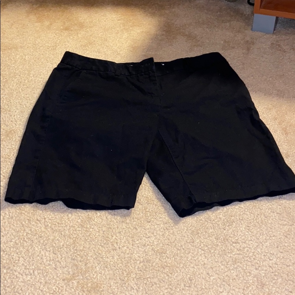 Ann Taylor Loft black shorts sz 4 new without tags